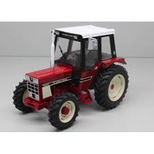 TRACTEUR IH - 754 S